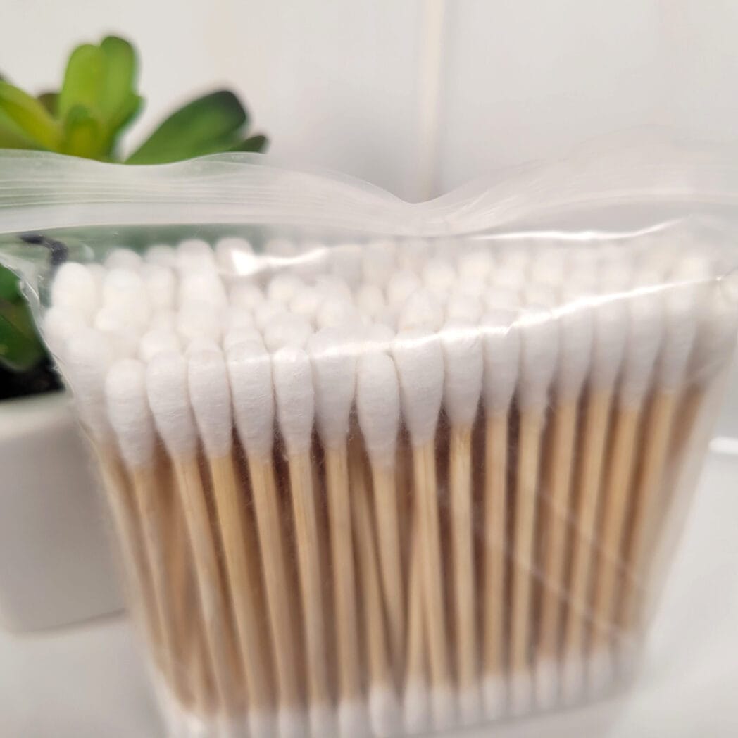 <strong>Wattestäbchen-Box + 100 Bambus Wattestäbchen</strong> aus Kunststoff mit Bambusdeckel – Bild 5